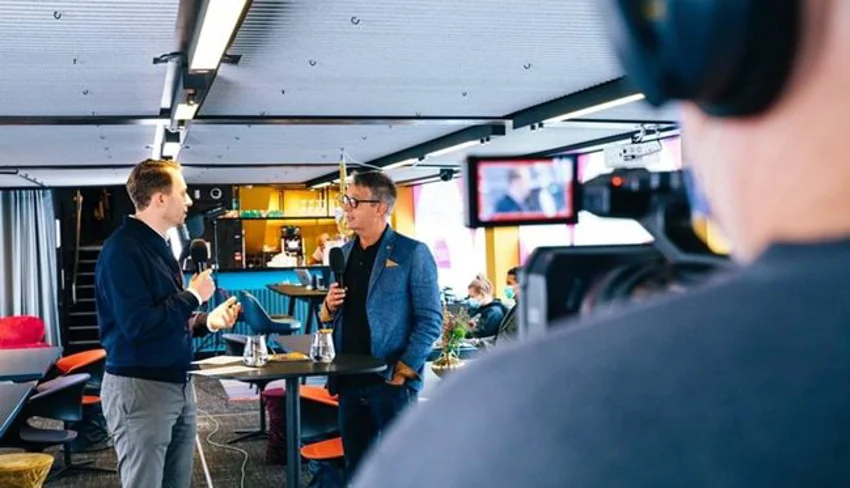 Im Gespräch: Daniel mit Gabor Steingart.